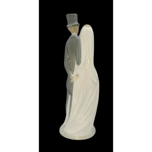 Lladró Porcelain Bride & Groom Wedding Figurine With Top Hat - Picture 3 of 8